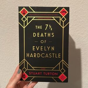 Book: The 7 1/2 deaths of Evelyn Hardcastle